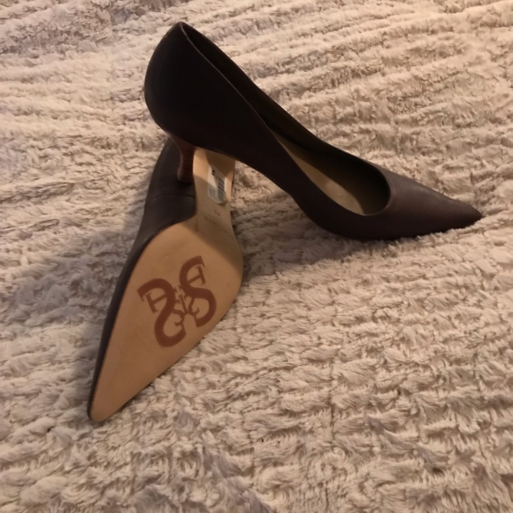 Brown Leather Pump
